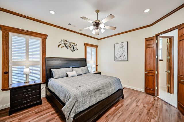 811 Mallard Pointe Drive, Grand Prairie, TX 75104