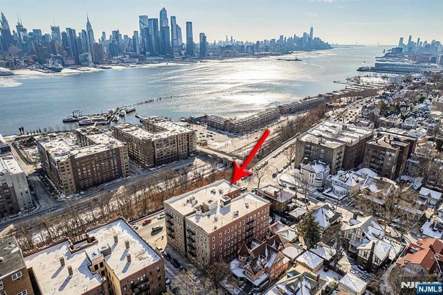 875 Boulevard East Boulevard 17, Weehawken, NJ 07086