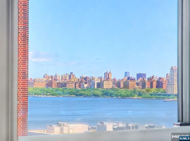 875 Boulevard East Boulevard 17, Weehawken, NJ 07086