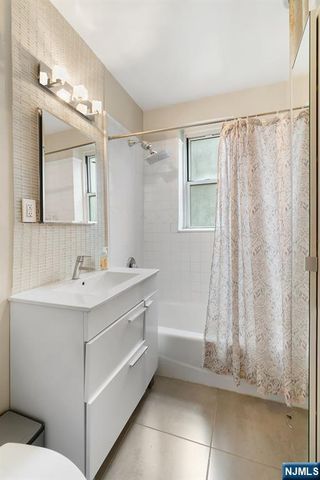 875 Boulevard East Boulevard 17, Weehawken, NJ 07086