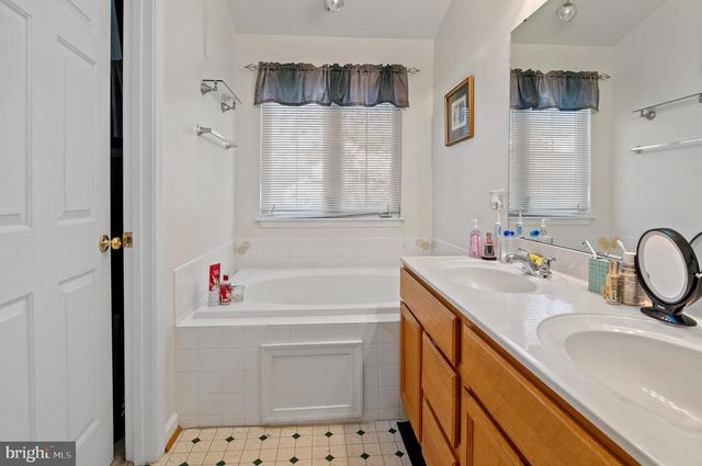 7106 FIREBRUSH CT, Clinton, MD 20735