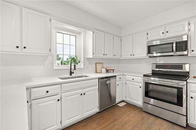 1119 W Pleasant Drive, Raymore, MO 64083