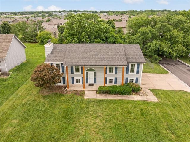 1119 W Pleasant Drive, Raymore, MO 64083