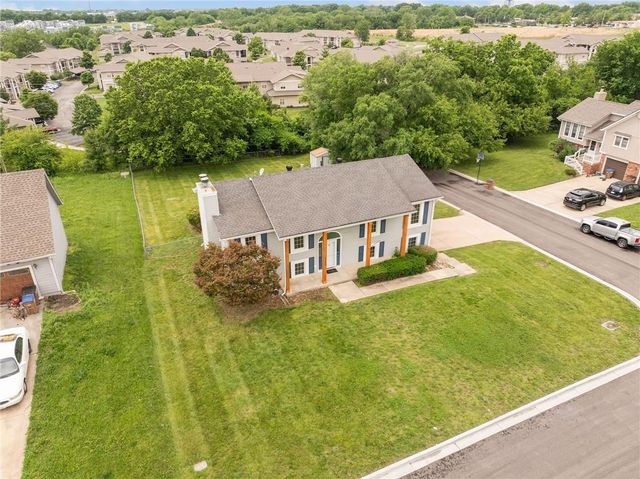 1119 W Pleasant Drive, Raymore, MO 64083