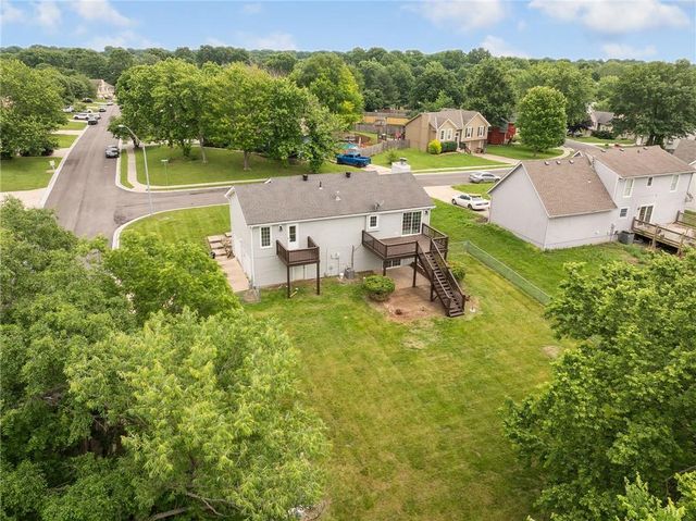 1119 W Pleasant Drive, Raymore, MO 64083