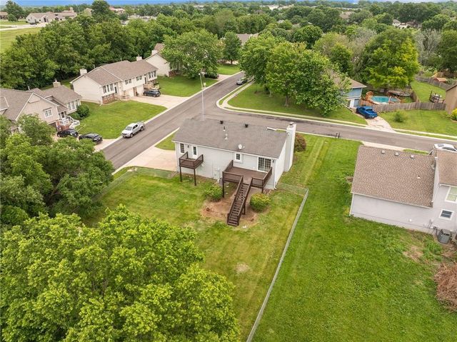 1119 W Pleasant Drive, Raymore, MO 64083