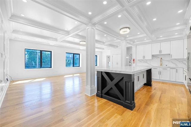 1080 River Road, Edgewater, NJ 07020