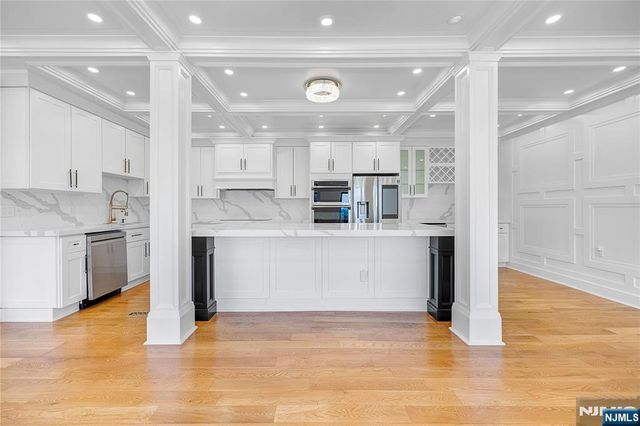 1080 River Road, Edgewater, NJ 07020
