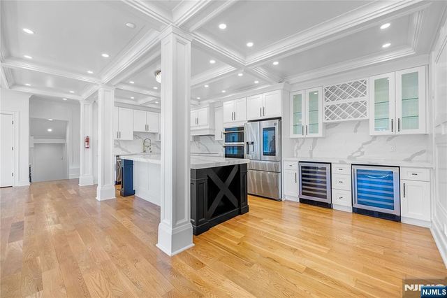 1080 River Road, Edgewater, NJ 07020