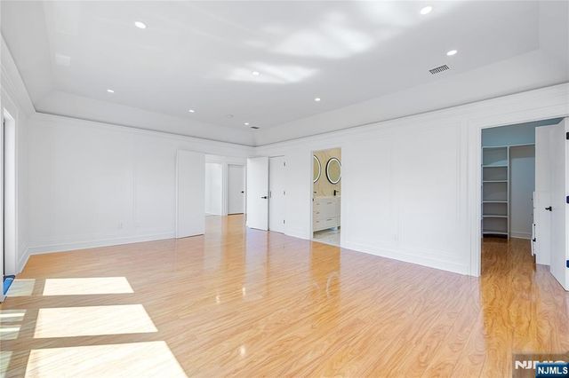 1080 River Road, Edgewater, NJ 07020