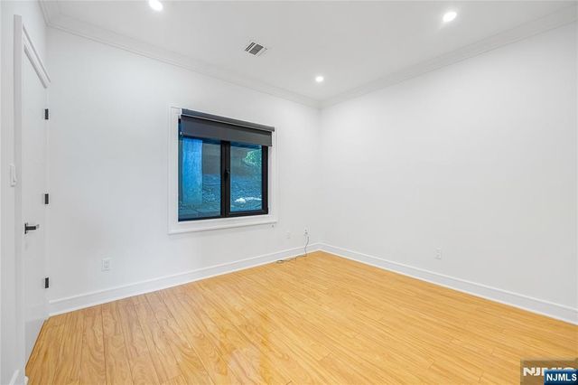 1080 River Road, Edgewater, NJ 07020
