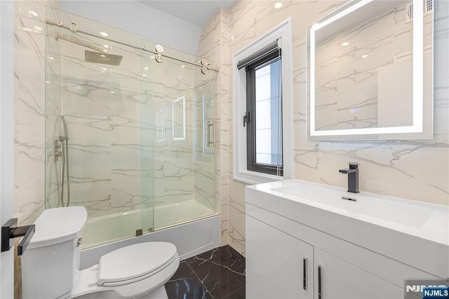 1080 River Road, Edgewater, NJ 07020