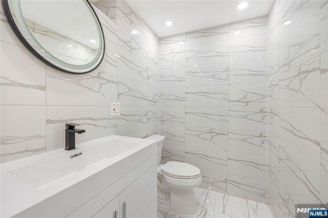 1080 River Road, Edgewater, NJ 07020