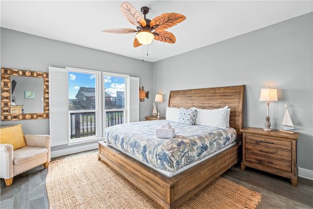 405 W Avenue C Ave, Port Aransas, TX 78373