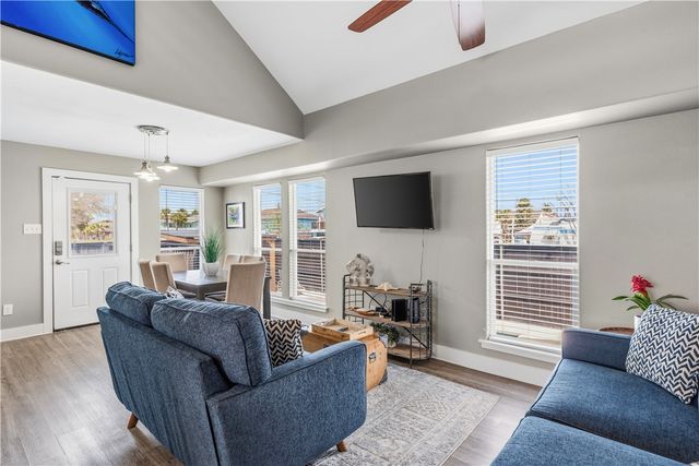 405 W Avenue C Ave, Port Aransas, TX 78373