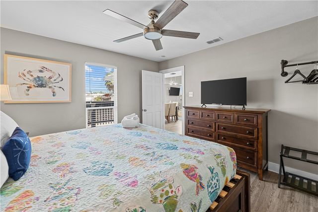 405 W Avenue C Ave, Port Aransas, TX 78373