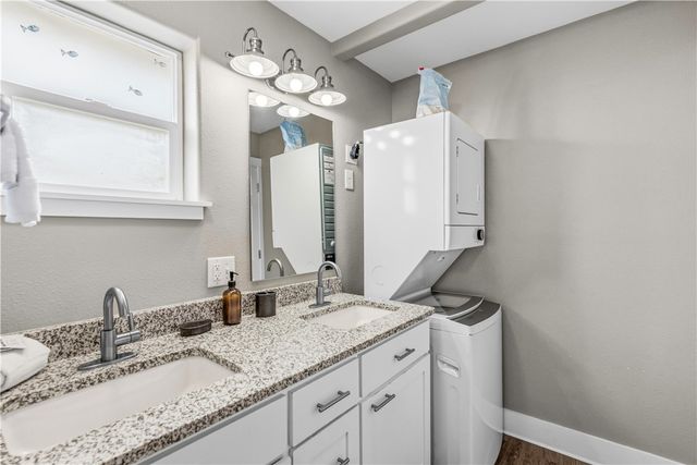 405 W Avenue C Ave, Port Aransas, TX 78373