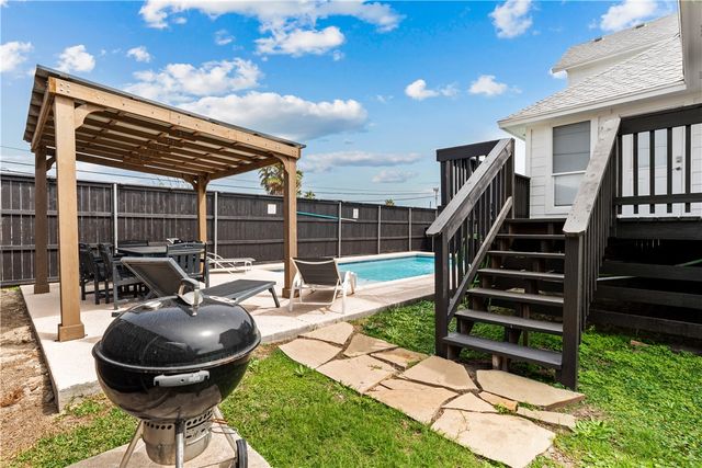 405 W Avenue C Ave, Port Aransas, TX 78373