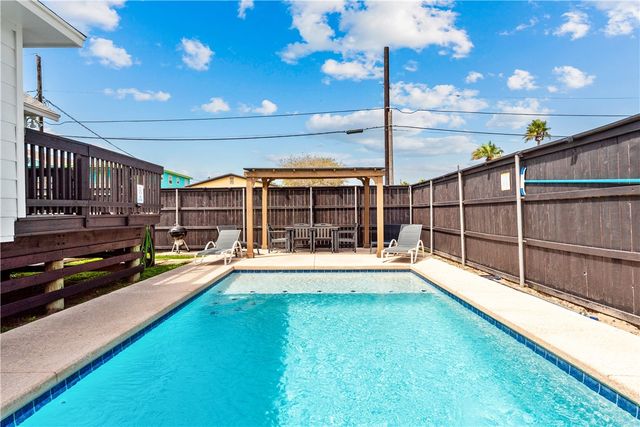 405 W Avenue C Ave, Port Aransas, TX 78373