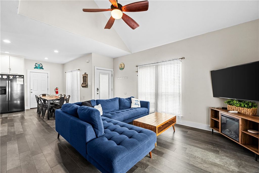 405 W Avenue C Ave, Port Aransas, TX 78373 — photo 4