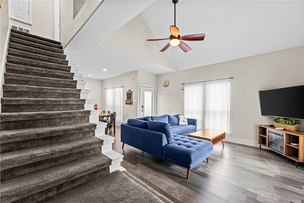 405 W Avenue C Ave, Port Aransas, TX 78373 — photo 5