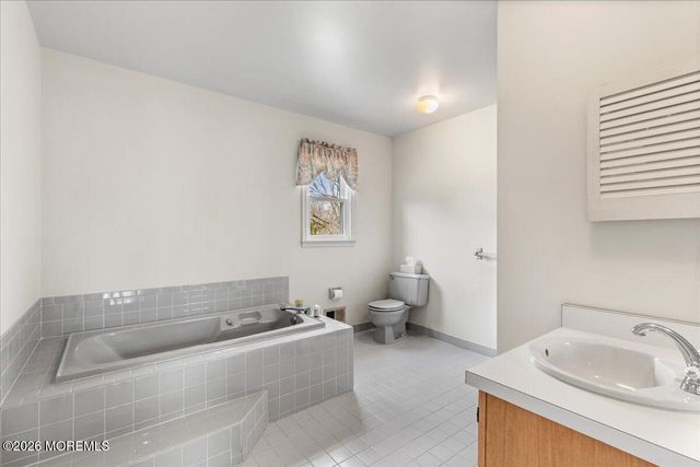 4 Arie Drive, Marlboro, NJ 07746