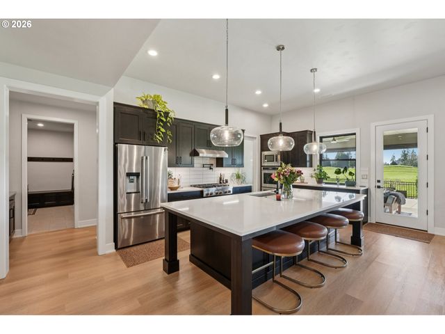 5904 Se MCINNIS St, Hillsboro, OR 97123