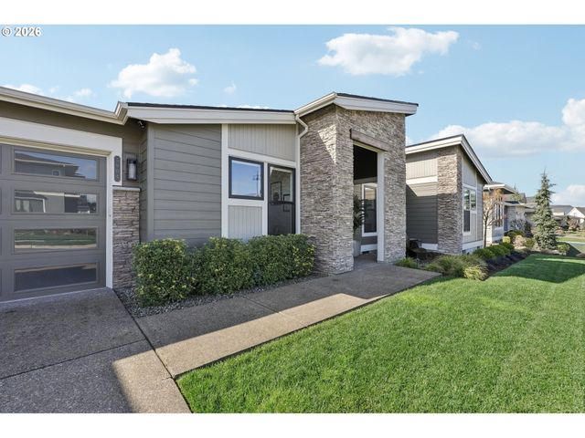 5904 Se MCINNIS St, Hillsboro, OR 97123