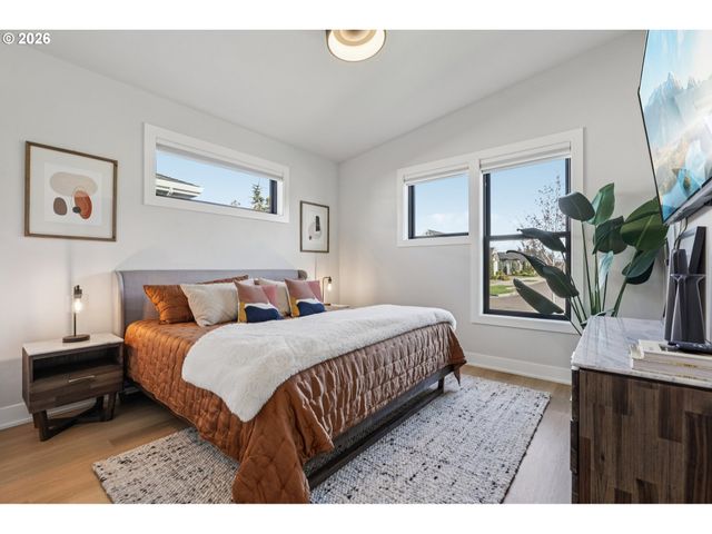 5904 Se MCINNIS St, Hillsboro, OR 97123