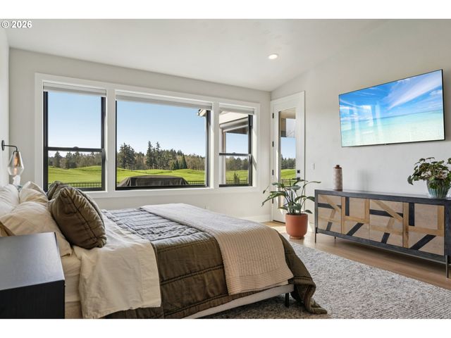 5904 Se MCINNIS St, Hillsboro, OR 97123