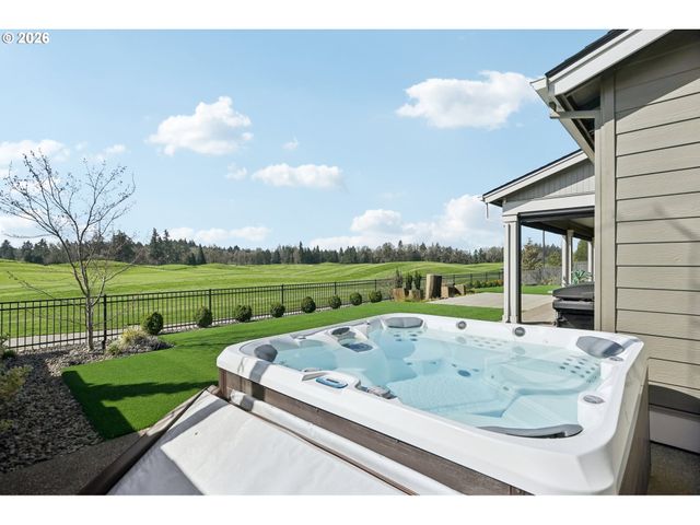 5904 Se MCINNIS St, Hillsboro, OR 97123