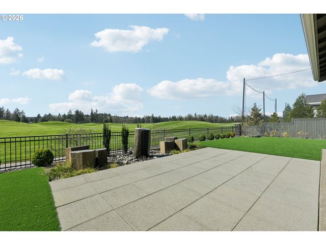 5904 Se MCINNIS St, Hillsboro, OR 97123