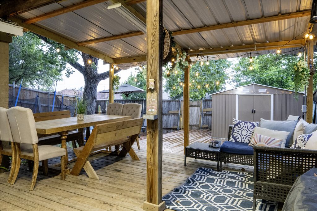 3707 Clover Hill Lane, Carrollton, TX 75007