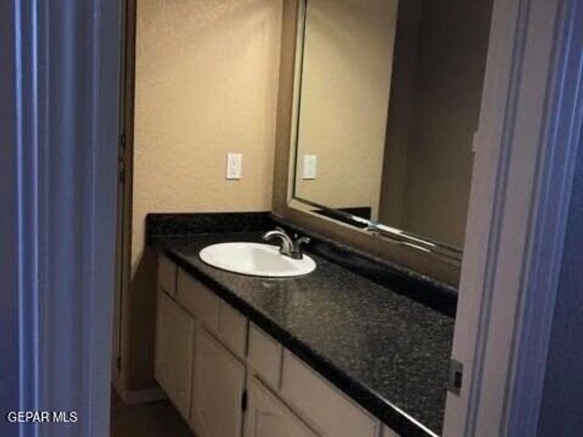 425 Irondale Drive A, El Paso, TX 79912