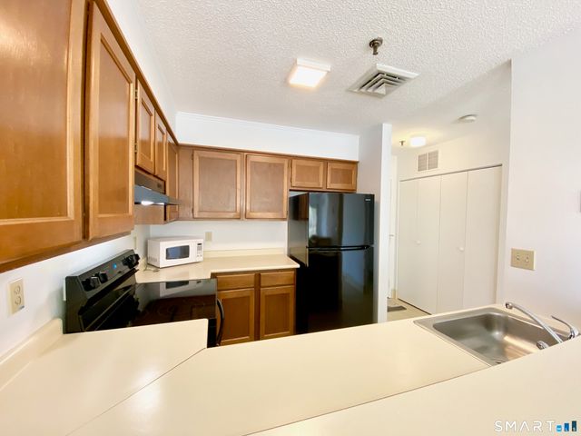 1204 Whitney Avenue 208, Hamden, CT 06517