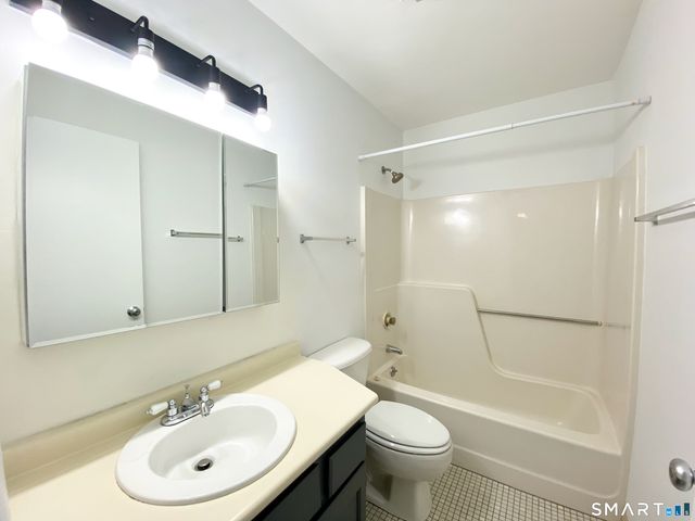 1204 Whitney Avenue 208, Hamden, CT 06517