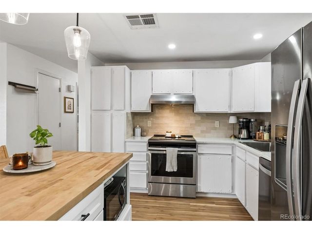 6825 Newland St, Arvada, CO 80003