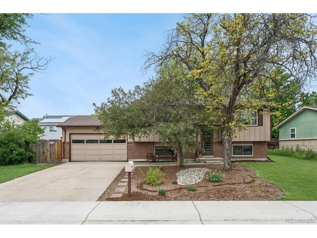 6825 Newland St, Arvada, CO 80003