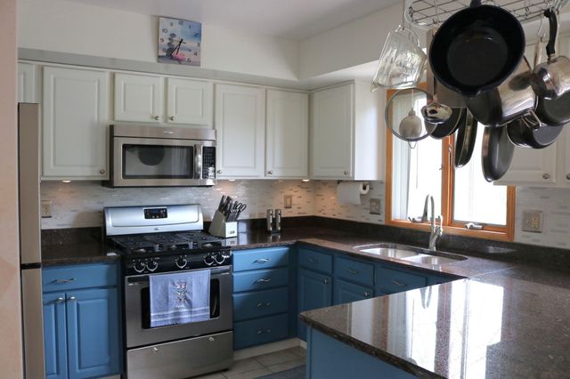 1489 Grand Isle Court, Hobart, IN 46342