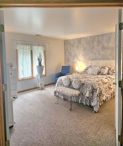 1489 Grand Isle Court, Hobart, IN 46342