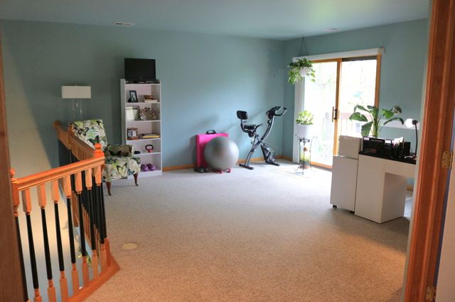 1489 Grand Isle Court, Hobart, IN 46342