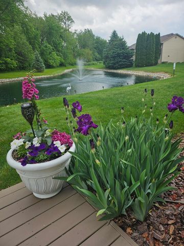 1489 Grand Isle Court, Hobart, IN 46342