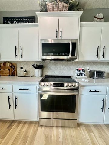 18383 W 155th Street, Olathe, KS 66062