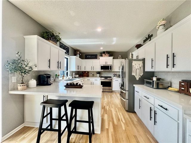 18383 W 155th Street, Olathe, KS 66062