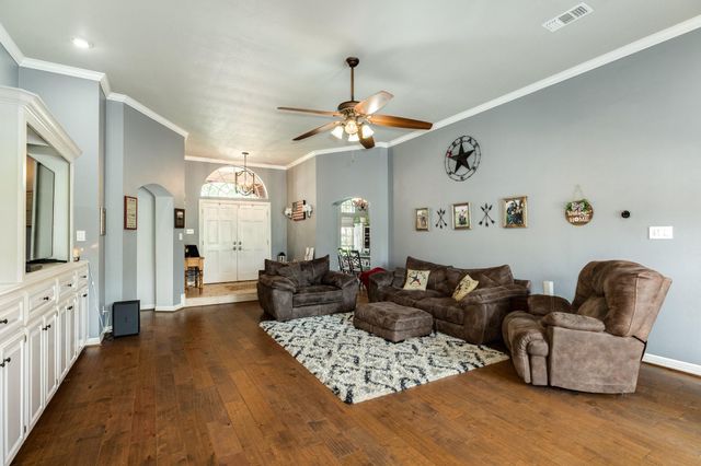 914 Oleander Street, Lake Jackson, TX 77566