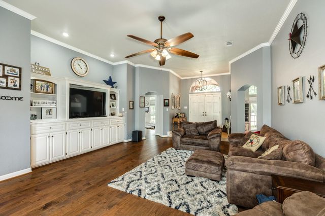 914 Oleander Street, Lake Jackson, TX 77566