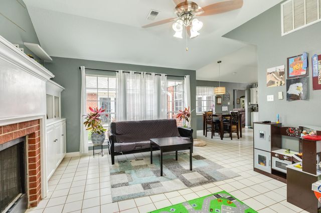 914 Oleander Street, Lake Jackson, TX 77566