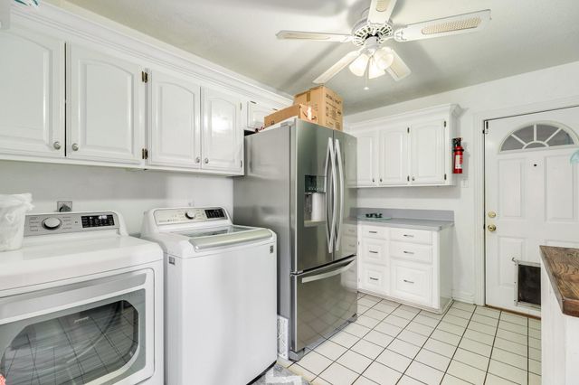 914 Oleander Street, Lake Jackson, TX 77566