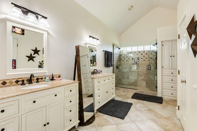 914 Oleander Street, Lake Jackson, TX 77566
