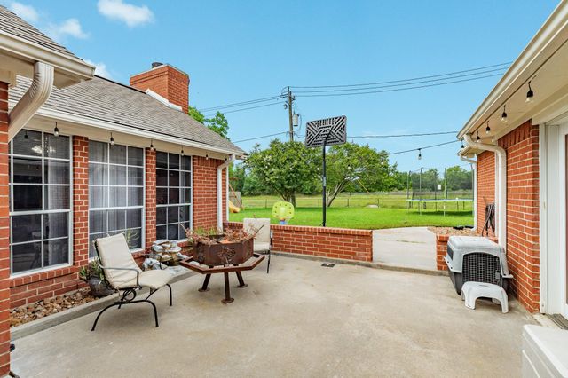 914 Oleander Street, Lake Jackson, TX 77566